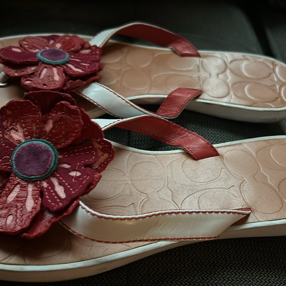 Coach leather flower sandals size 8.5 worn 3 times - Picture 5 of 5